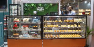 Cake Display Counter