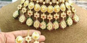 Modern Artificial Necklace Set