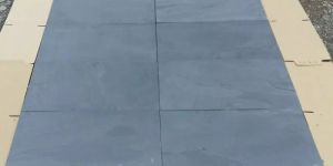 Indian Black Limestone Antique Finish Paving Slabs French Opus Pattern