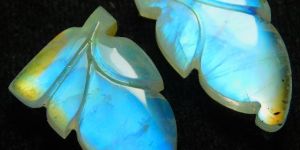 TOP QUALITY WHITE RENBOW MOON STONE LOOSE CARVING LOOSE GEMSTONE