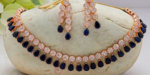 Black Color Dangle Earring Choker Necklace Set