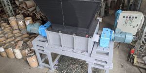 4 Shaft Shredder Machine