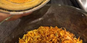 Dried Marigold Powder