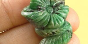 Natural Emerald Carving Gemstone