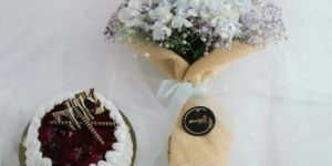Cake And Flower Gift