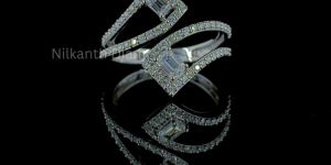 Round Diamonds Ring