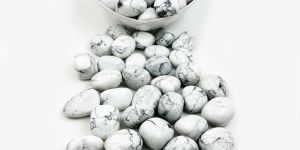 Howlite Pebbles Tumble Stone