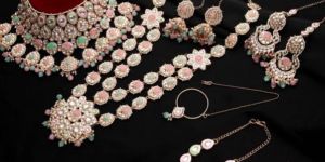 Dazzling Dulhan Choker Ensemble Full Bridal Set for Women