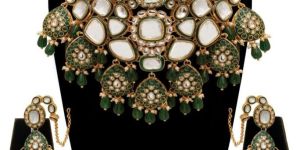 Gold plated Jodha Akbar Indian Style Kundan & Meena Work Beads Splendor Bridal Choker Set