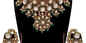 Green Beads Pearls Kundan Bridal Jewellery Set