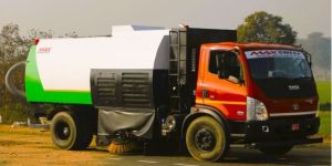 Maxsweep 500 Chassis Mounted Vacuum Sweeper