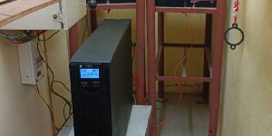 Apc Srce 6 Kva UPS 16 Battery System