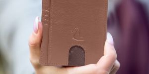 Kara Unisex Tan Leather Card Holder