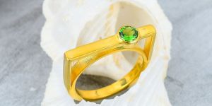 Designer Sterling Silver Emerald Gemstone Ring