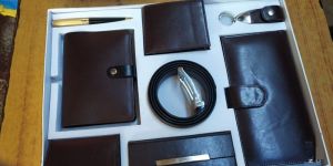 8 Piece Corporate Gift Set