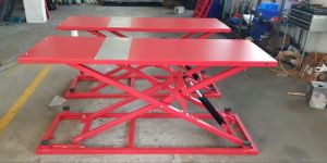 MARUTI Mild Steel Hydraulic Motorcycle Lift