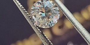 Brilliant Round Cut Natural Diamond Sharpe And Beautiful