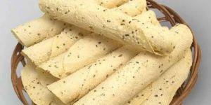 Urad Dal Masala Papad