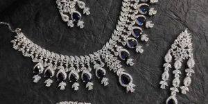 Ladies Diamond Necklace Set