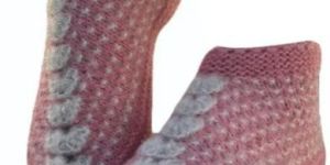 Ladies Pink Acrylic Socks