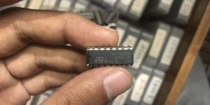 IC Chip CD4585