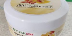 Almonds & Honey Moisturizing Cream