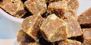 Natural Ginger Jaggery Cubes