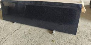 R BLACK GRANITE SLABS