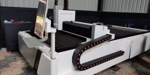 Metal sheet laser cutting machine MT -1530