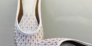 Women Handcrafted Kolhapuri Belly