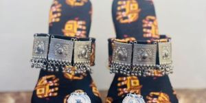 Women Payal Buckle Chappal