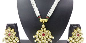 Kundan Pendant Set