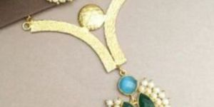 Golden Cluster Pearl Hanging Pendant Set
