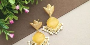 Priyadarshani Three Leaf Drop Earring
