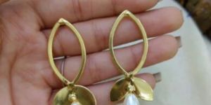Vani Golden Textured Drop Earring