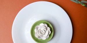 CERAMIC FLOWER AROMATHERAPY DIFFUSER