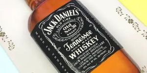 Jack Daniels Bottle Shaped Cake