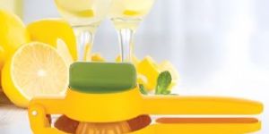 Plastic Hand Press Juicer