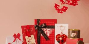 Spread the Love Compact Gift