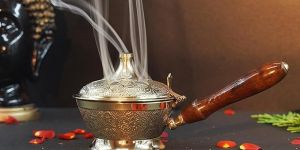 Dalvkot Aarti Sambrani Stand & Loban Dhoop Burner Brass with Wooden Holder