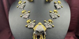 ROSE QUARTZ ELEPHANT JEWELRY SET: NECKLACE AND EARRINGS