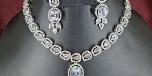 ZIRCON STONES SILVER PLATED NECKLACE AND EARRINGS SET