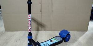 Three Wheel Foldable Kick Scooters for Boys and Girls