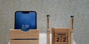 Clock Card Mobile Holder Wooden Pen Stand