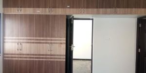 Straight Wardrobe