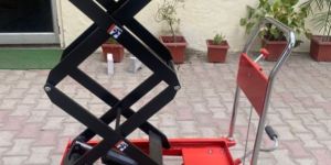 Manual Mobile Scissor Lift