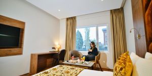 Srinagar Kashmir Car Rental