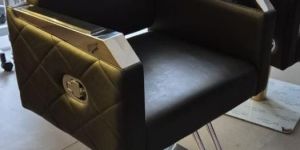 Mayur Handle Salon Chair -Black