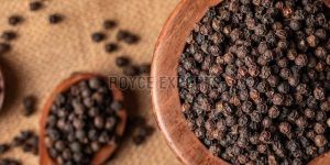 Dry Black Pepper Seeds