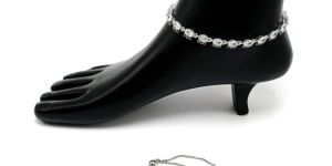 Suneri Pink & Green Stone Payal Anklet